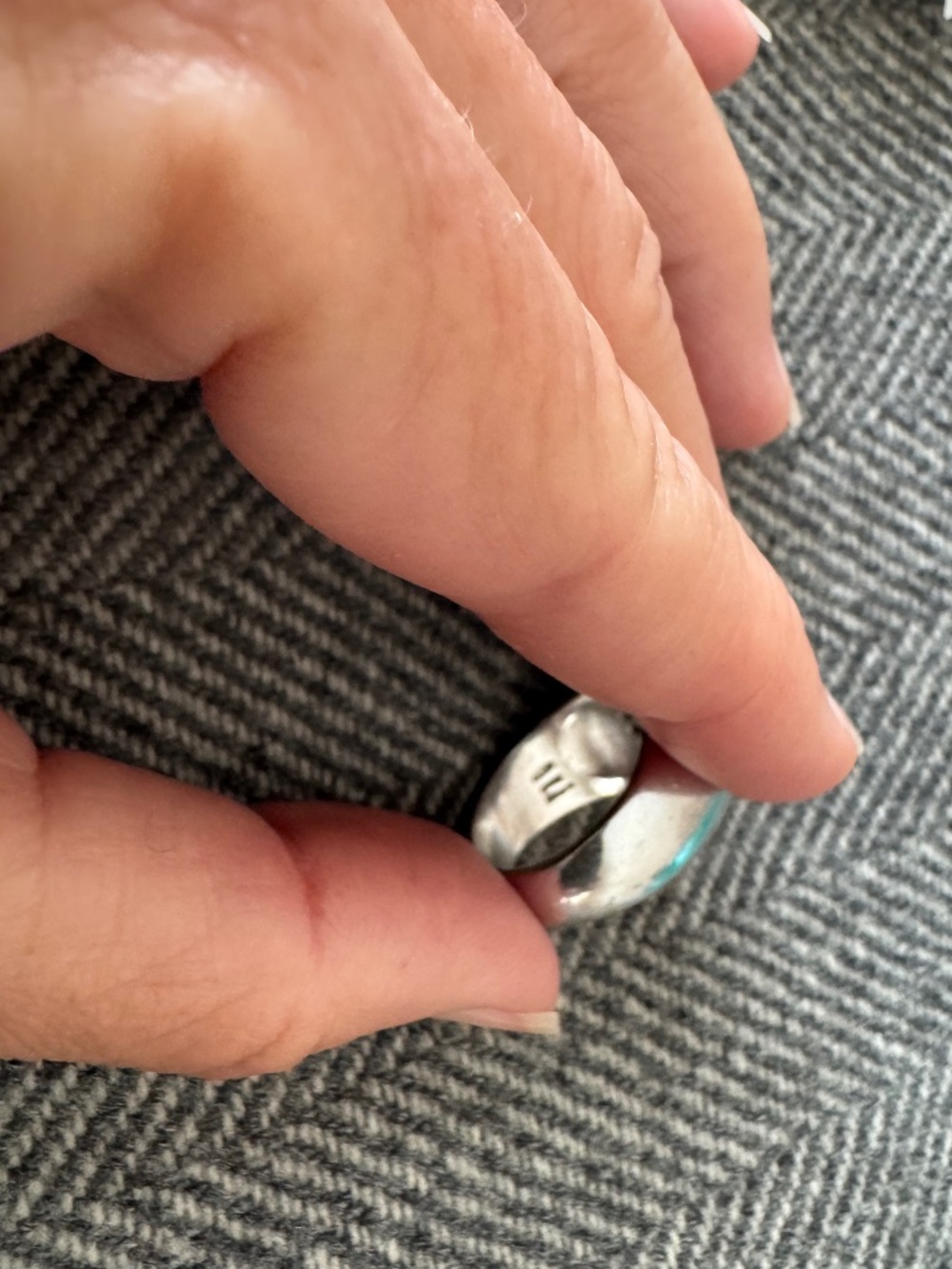 TIFFANY RING KNOCKOFF, PURCHASED IN ROME - Picture 13 of 15